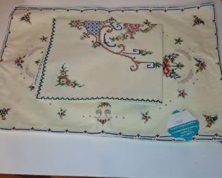 Vintage Hand-Embroidered Cross-Stitch Cotton Tablecloth and Napkins Set