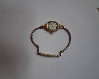 Waltham Ladies' Gold-Filled Art Deco Wristwatch