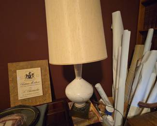 Mid-Century Modern White Ceramic Table Lamp with Gold Pinstripes and Ornate Base