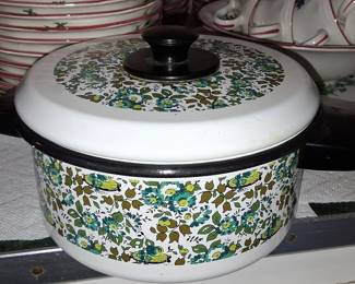 Fancipans Enamelware Casserole Pot