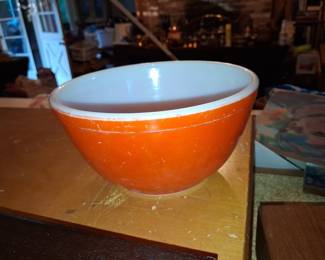 Pyrex Primary Color Mixing Bowl (Orange/Red) - Friendship or Poppy Pattern
