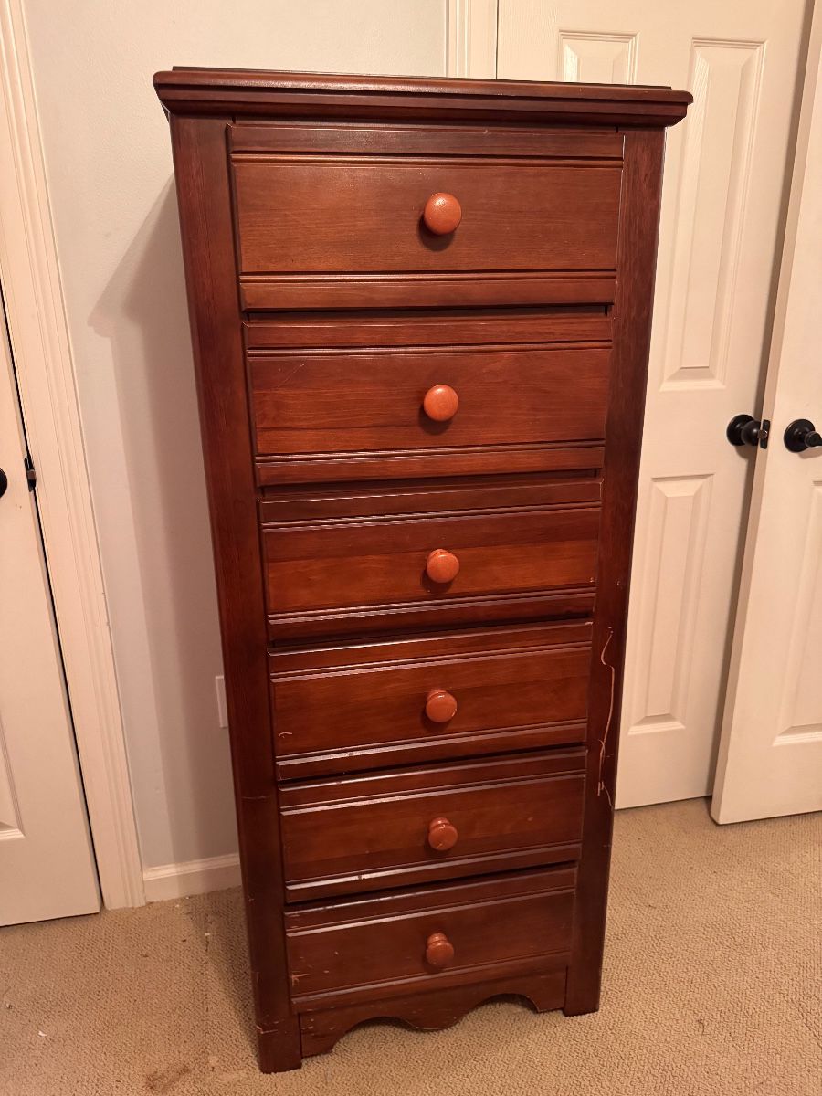 Tall Chest/Lingerie chest
