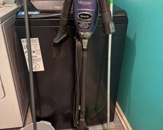 Shark Rocket DeluxePro Ultra-Light Corded Stick Vacuum, Mop/bucket, swifter
