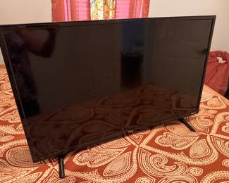 32" TCL 3-Series Roku Smart TV