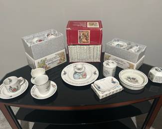 Bell’O TV stand & Peter rabbit Wedgewood collectibles