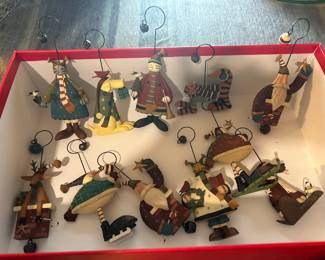 Williraye ornaments