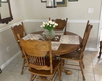 Great Golden Oak Table with Ball & Claw Feet and 4 Pressed Back Oak Chairs