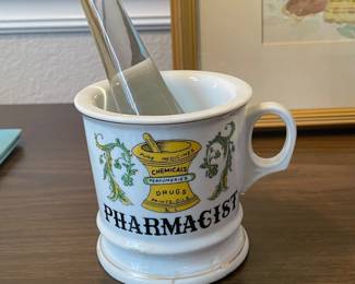 Pharmacy Cup with Pestal