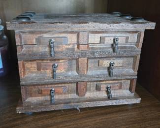 Wooden Vtg Jewelry Box
