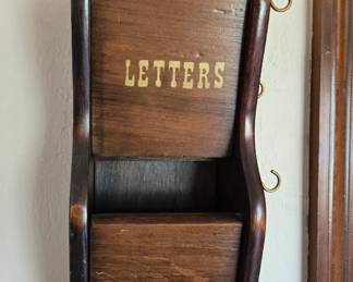 Vtg mail organizer