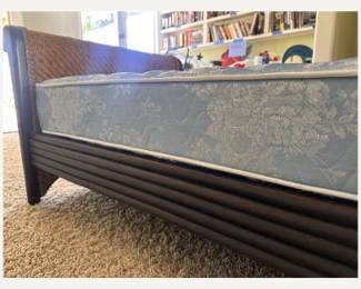 Wicker daybed (twin)