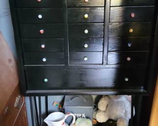 Apothecary Style w/Marbles Pulls