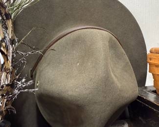 Vintage felt fedora hat with leather band