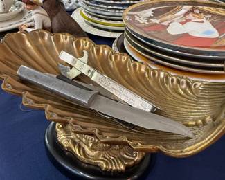 Brass shell form footed centerpiece bowl