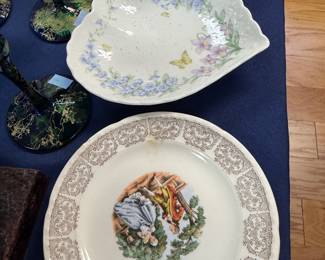 Floral leaf-shaped bowl and transferware plate