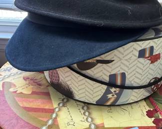 Vintage wool hats with decorative hat boxes