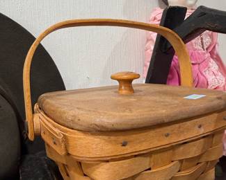 Vintage woven splint picnic basket with lid