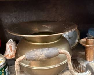Antique brass spittoon cuspidor
