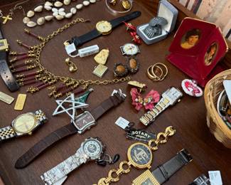 Tray of vintage wristwatches and costume jewelry