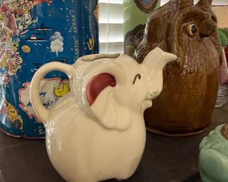 Ceramic elephant figural teapot