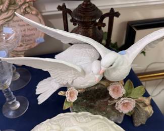 Porcelain doves figurine with rose lidded box