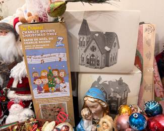Charlie Brown Christmas Tree box with village boxes