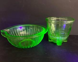 002 vintagegreenuraniumglassreamerandm