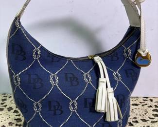 235 vintagedooneybourkebluemonogramcanv