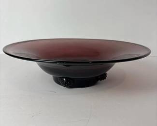 063 artglassfootedbowlwithberrystylef