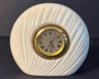 193 lenoxquartzshellshapedporcelaindesk