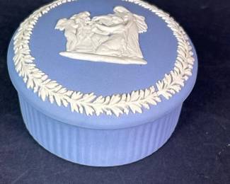 175 wedgwoodbluejasperwaretrinketboxwit