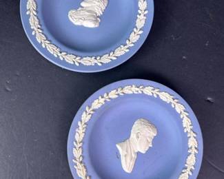 171 pairof4wedgwoodbluejasperwareportr