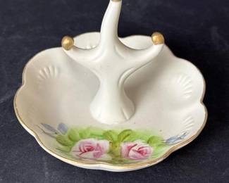075 porcelainringholderwithhandpainted