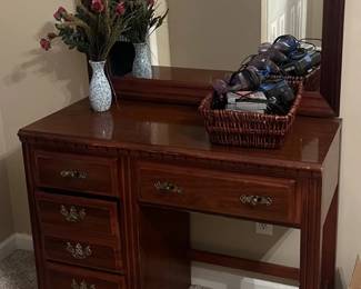 Vintage Mahogany DoublePedestal Vanity with Mirror