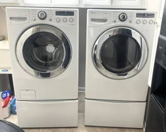 LG FrontLoad Washer and Dryer Set