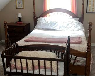 Dark Wood 4Poster Bedframe with Turned Posts and Curved Wooden Headboard ft. Matress