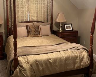 Thomasville Mahogany 4Poster Bed Frame with Bed