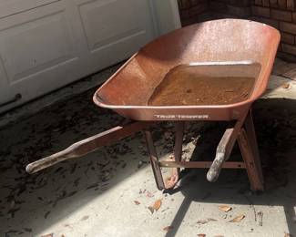 True Temper SingleWheel Wheelbarrow