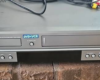 Samsung DVDV DVD or VCR Combo Player