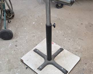 Adjustable Roller Stand
