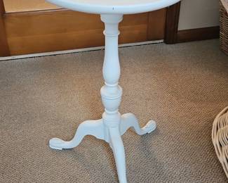White Pedestal Accent Table