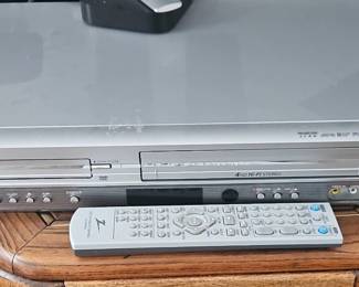 Zenith XBV DVD VCR Combo Player