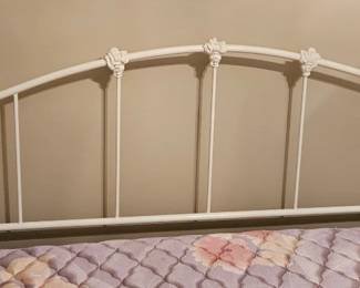 Metal Daybed with Trundle second image
