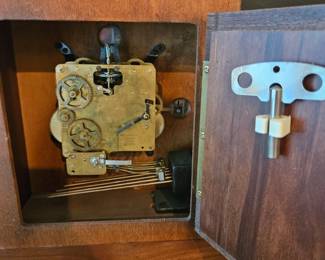 Hamilton Mantel Clock third image