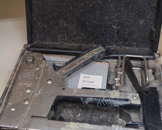 Craftsman Heavy Duty Staple Gun Kit second image