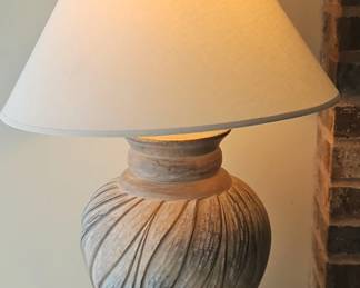 Vintage Swirled Ceramic Table Lamp