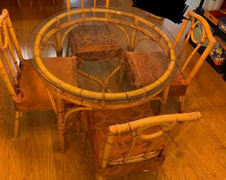 Dining table round with four matching chairs
