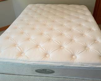 Queen Beautyrest mattress and box springs set