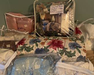 Bedding, linens, matching curtains
