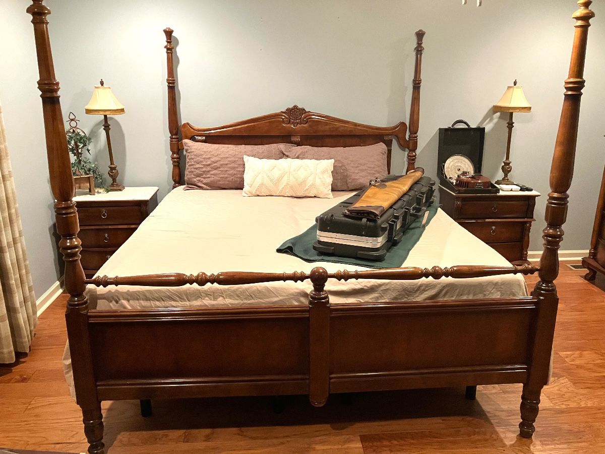 PRESALE King Size Adjustable Bed $3,000 (Tempur-Pedic Ergo Plus Grey Upholstery Twin Long Bases & Contour Plus Mattresses)